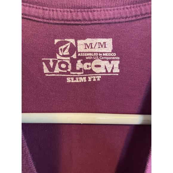 Volcom Shirt Mens Medium Purple Slim Fit V Neck AOP Surfing Skater Graphic Tee - Picture 4 of 6